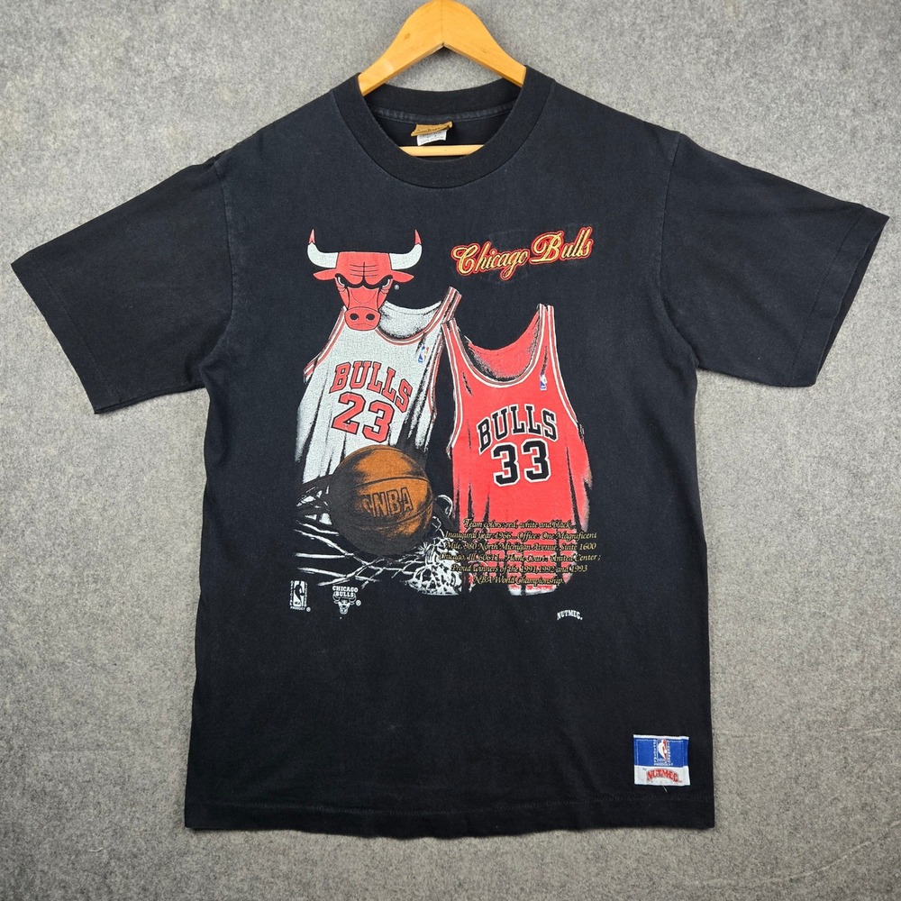 Vintage Nutmeg Chicago Bulls T Shirt Mens M Black Jordan Pippen NBA 90s Graphic